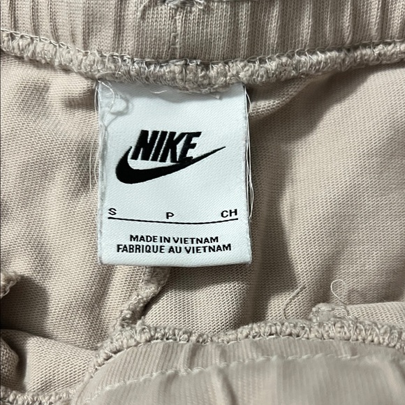 Nike Beige Jogger Pants - Picture 3 of 5